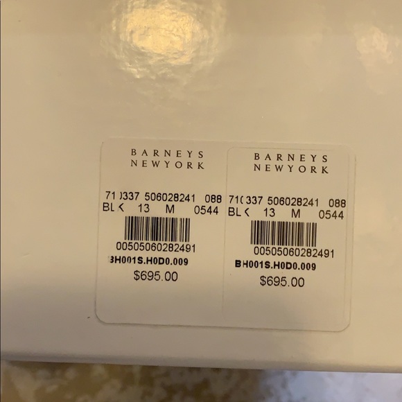 Givenchy - Picture 2 of 3